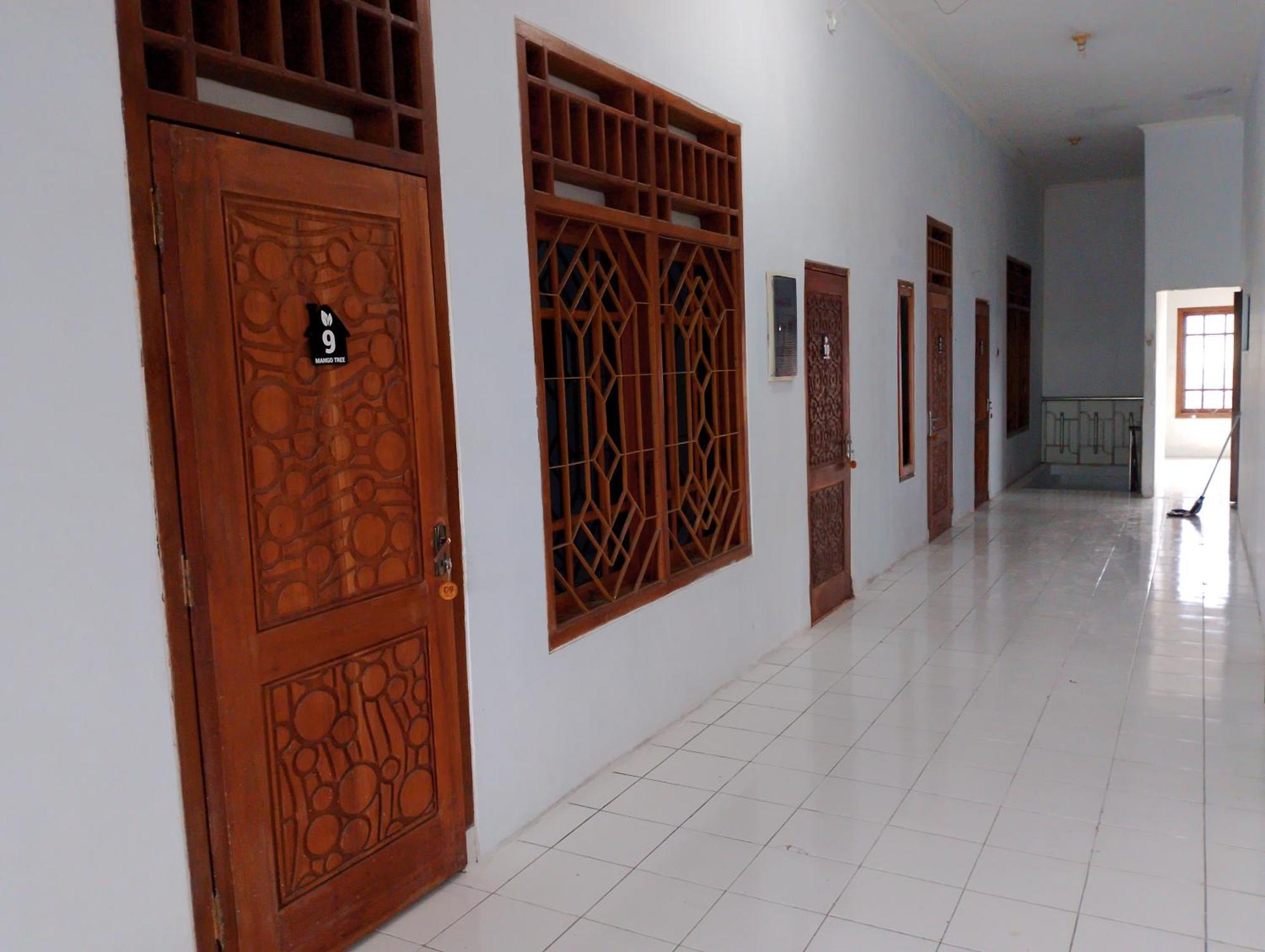 Mango Tree Homestay & Ijen Tour Banyuwangi  Exterior photo