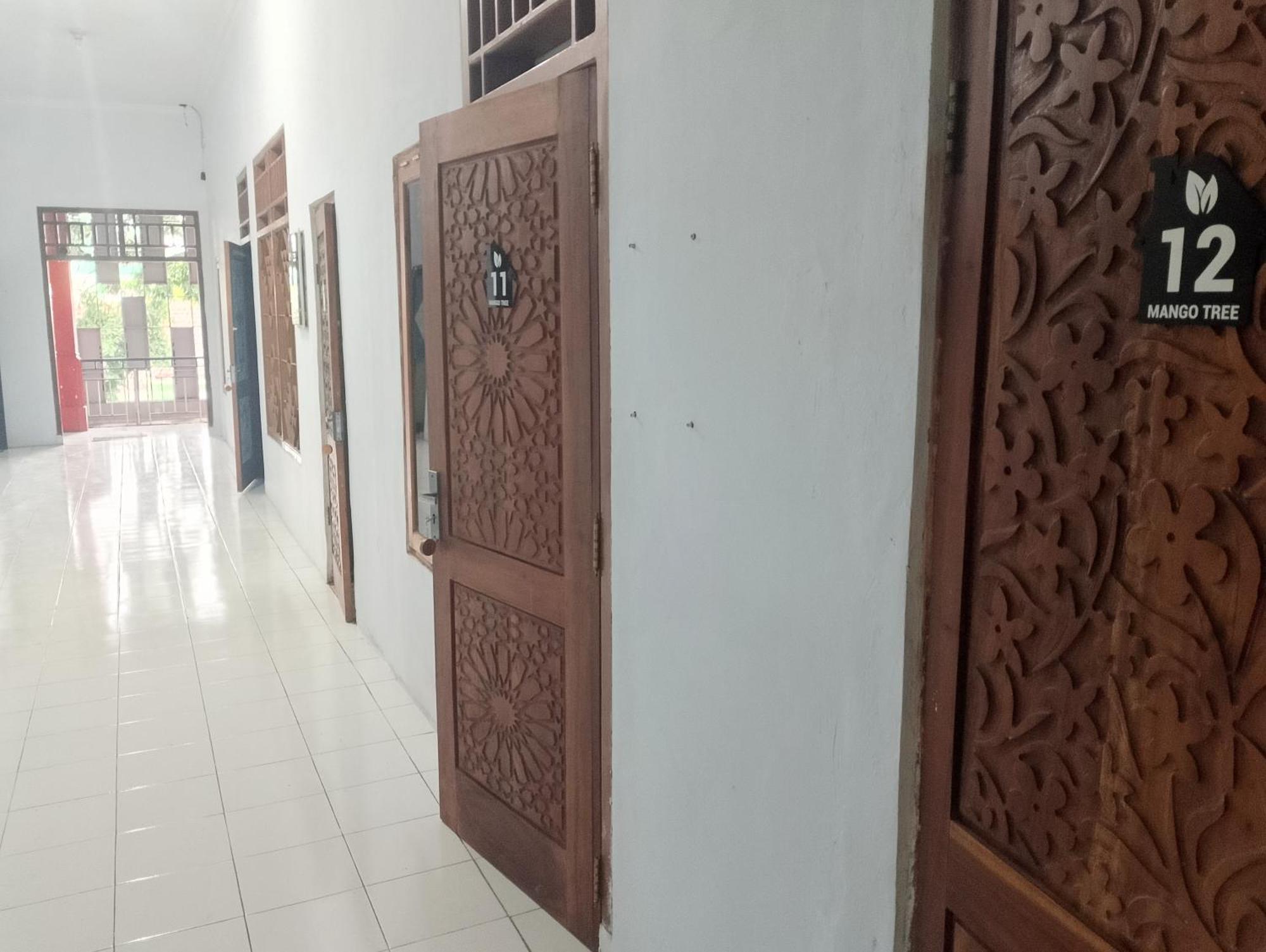 Mango Tree Homestay & Ijen Tour Banyuwangi  Exterior photo